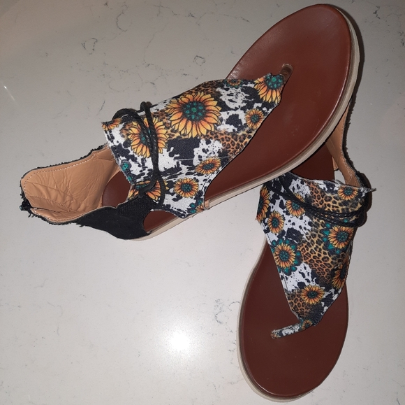 SUNFLOWER canvas backed Thong Sandals Size 10.5 excellent used condition - Picture 6 of 9